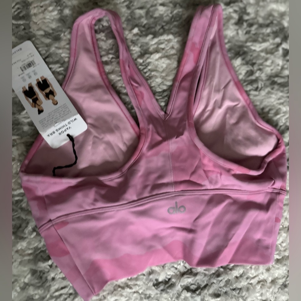 ALO Yoga Vapor Wild Thing Bra Pink Camo NWT M Rare - Picture 9 of 9